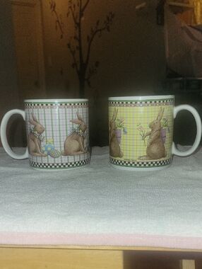Sakura Ceramic Bunny Mug Set 'Easter' Pastel Green, Pink, & Yellow Plaid Vintage
